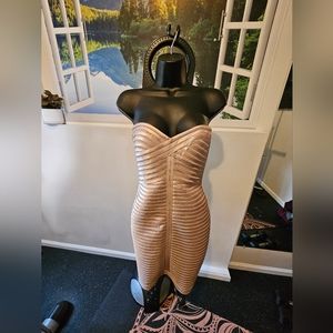 BCBG MAXAZRIA STRAPLESS DRESS - SIZE 8 - NUDE